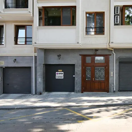 Modern Cozy Flat With Parking In Center *
