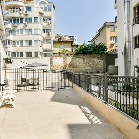Modern Cozy Flat With Parking In Center Varna